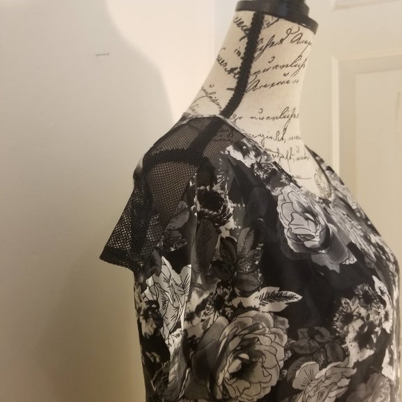 BONGO Floral, Loose Fit Crop Top w/ Mesh Shoulders - Picture 6 of 7